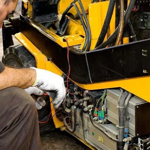 تعمیر تخصصی لیفتراک کوماتسو